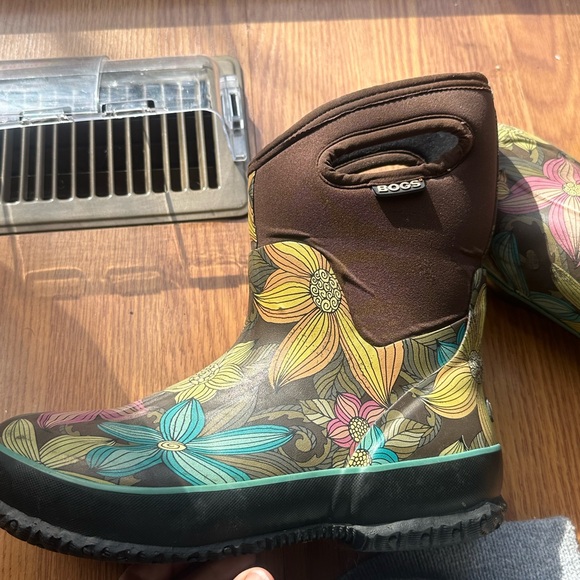 Bogs Women's Floral Winter Boots - Brown and Multicolor - Picture 7 of 8